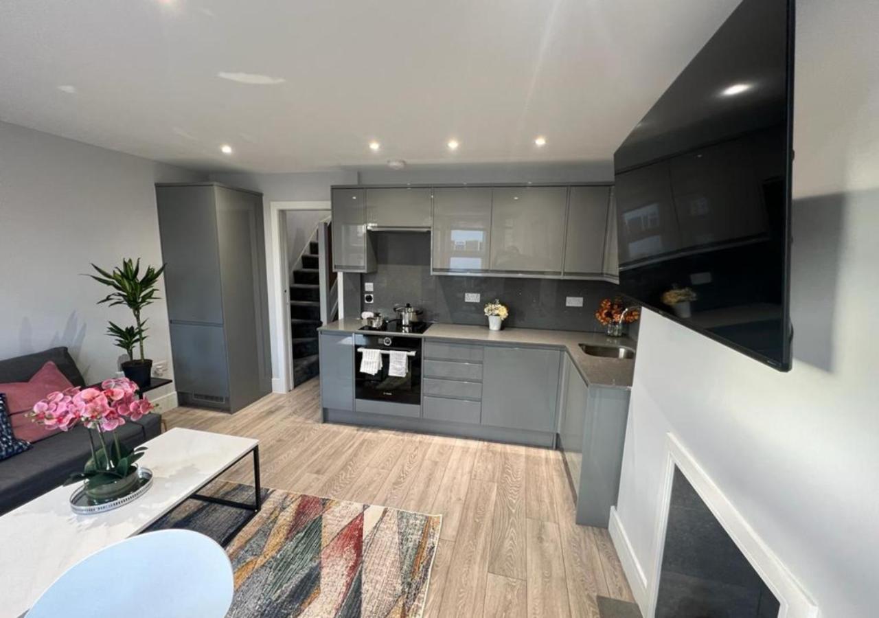 Aisiki Apartments At Stanhope Road, North Finchley, Airconditioned Multiple 2 Or 3-Bedroom, Pet-Friendly Duplex Flats, King Or Twin Beds, Airconditioned & Free Wi-Fi Экстерьер фото