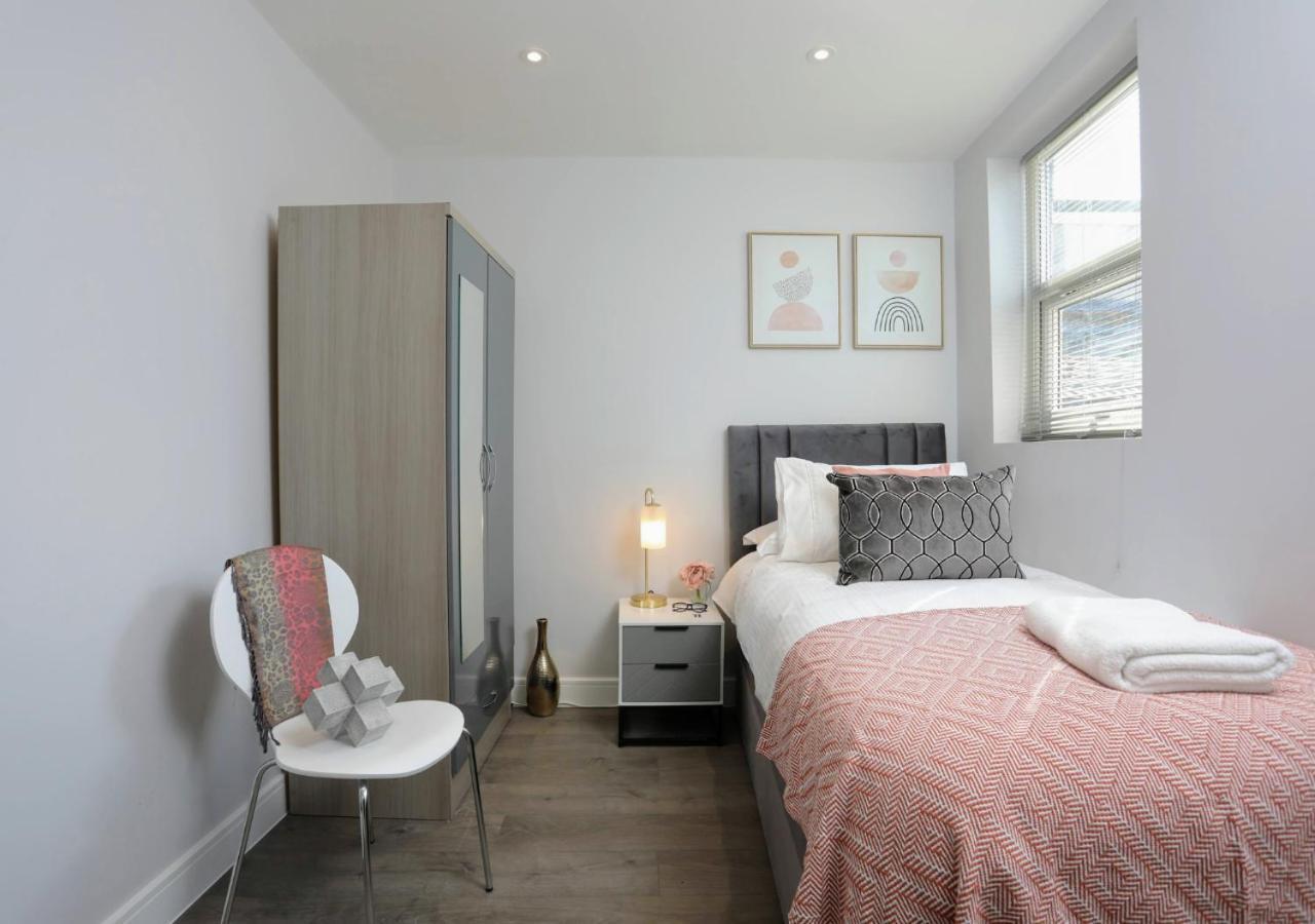 Aisiki Apartments At Stanhope Road, North Finchley, Airconditioned Multiple 2 Or 3-Bedroom, Pet-Friendly Duplex Flats, King Or Twin Beds, Airconditioned & Free Wi-Fi Экстерьер фото