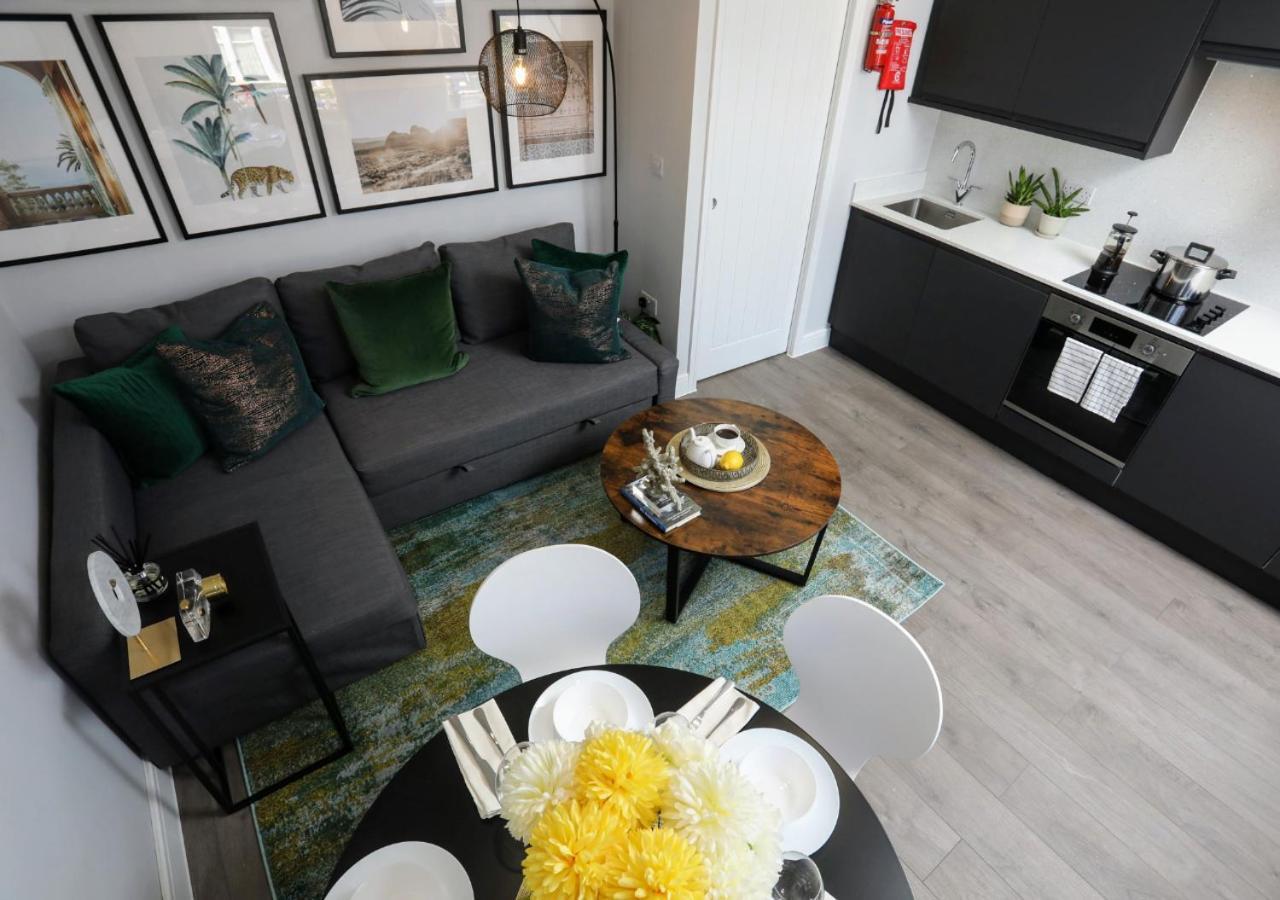 Aisiki Apartments At Stanhope Road, North Finchley, Airconditioned Multiple 2 Or 3-Bedroom, Pet-Friendly Duplex Flats, King Or Twin Beds, Airconditioned & Free Wi-Fi Экстерьер фото