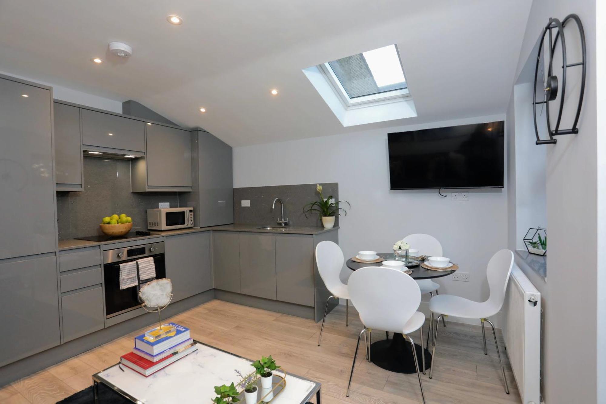 Aisiki Apartments At Stanhope Road, North Finchley, Airconditioned Multiple 2 Or 3-Bedroom, Pet-Friendly Duplex Flats, King Or Twin Beds, Airconditioned & Free Wi-Fi Экстерьер фото