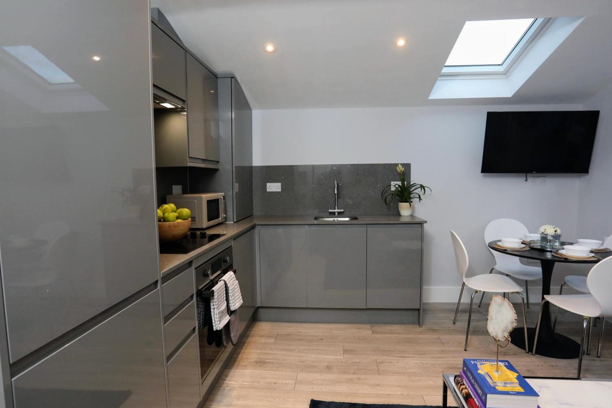 Aisiki Apartments At Stanhope Road, North Finchley, Airconditioned Multiple 2 Or 3-Bedroom, Pet-Friendly Duplex Flats, King Or Twin Beds, Airconditioned & Free Wi-Fi Экстерьер фото