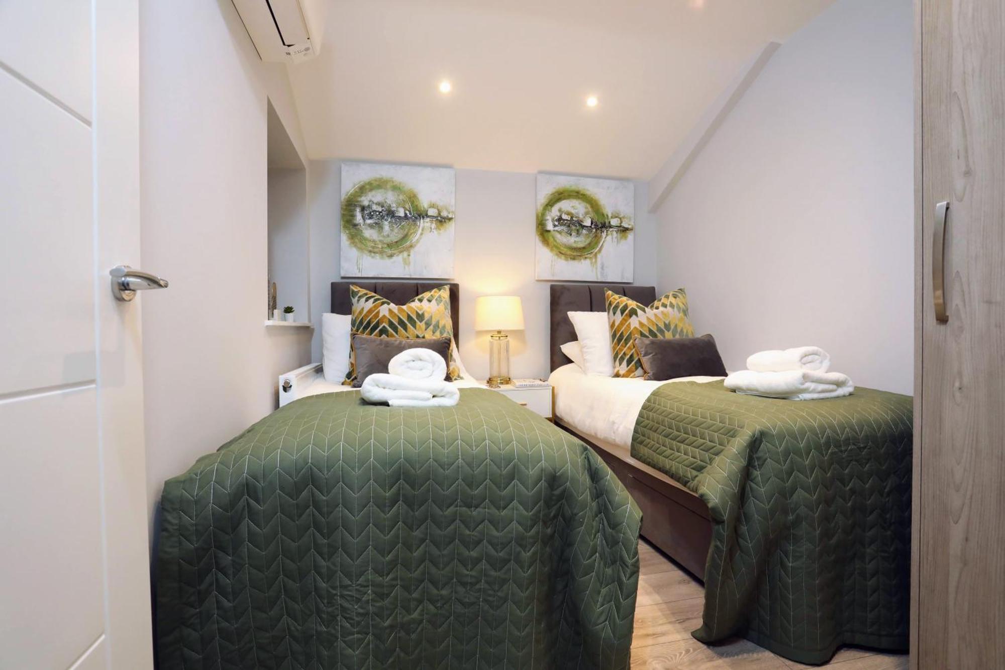 Aisiki Apartments At Stanhope Road, North Finchley, Airconditioned Multiple 2 Or 3-Bedroom, Pet-Friendly Duplex Flats, King Or Twin Beds, Airconditioned & Free Wi-Fi Экстерьер фото
