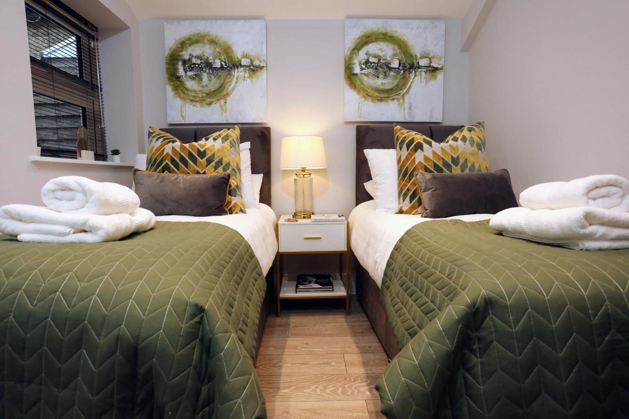 Aisiki Apartments At Stanhope Road, North Finchley, Airconditioned Multiple 2 Or 3-Bedroom, Pet-Friendly Duplex Flats, King Or Twin Beds, Airconditioned & Free Wi-Fi Экстерьер фото