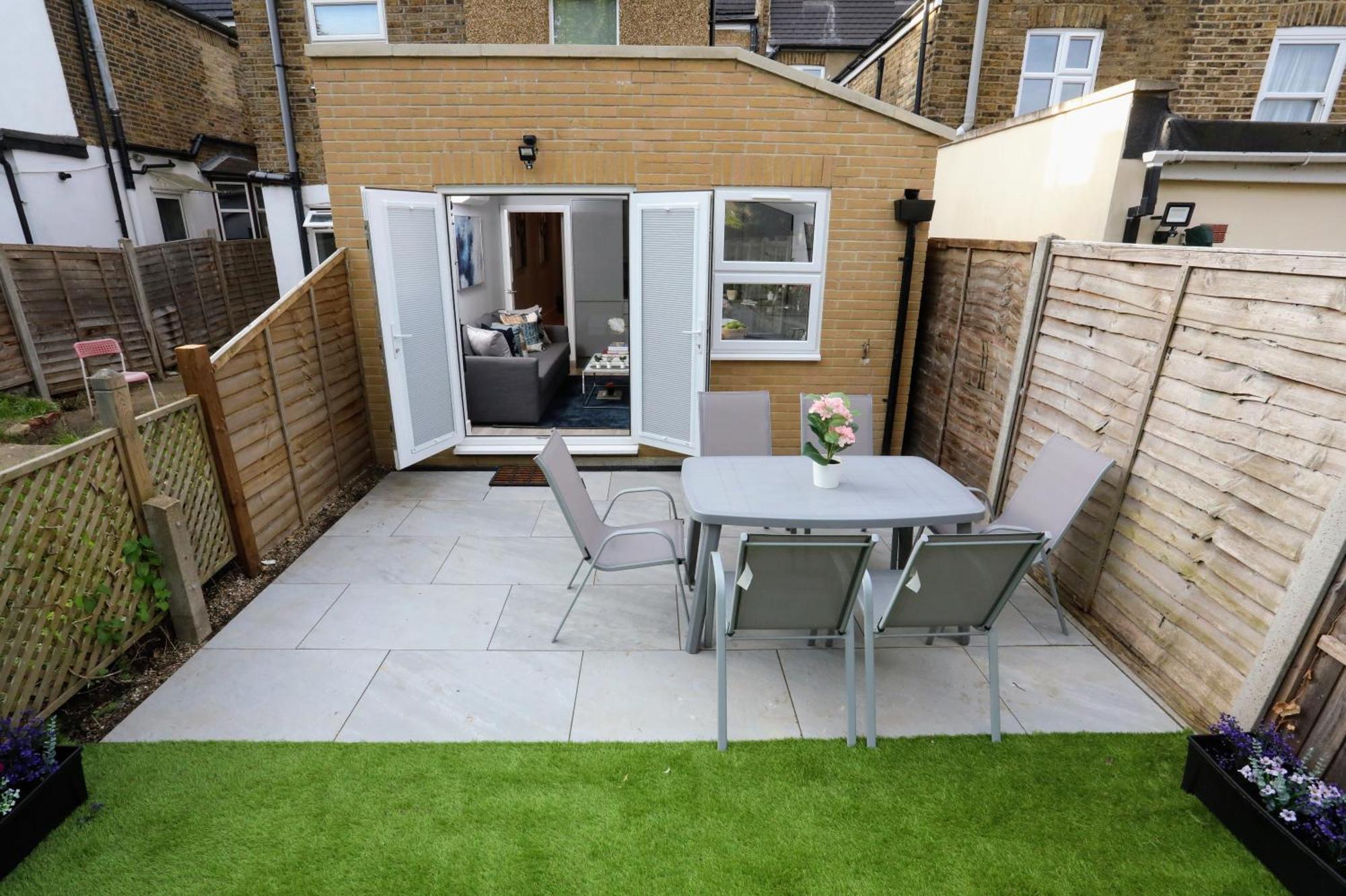 Aisiki Apartments At Stanhope Road, North Finchley, Airconditioned Multiple 2 Or 3-Bedroom, Pet-Friendly Duplex Flats, King Or Twin Beds, Airconditioned & Free Wi-Fi Экстерьер фото