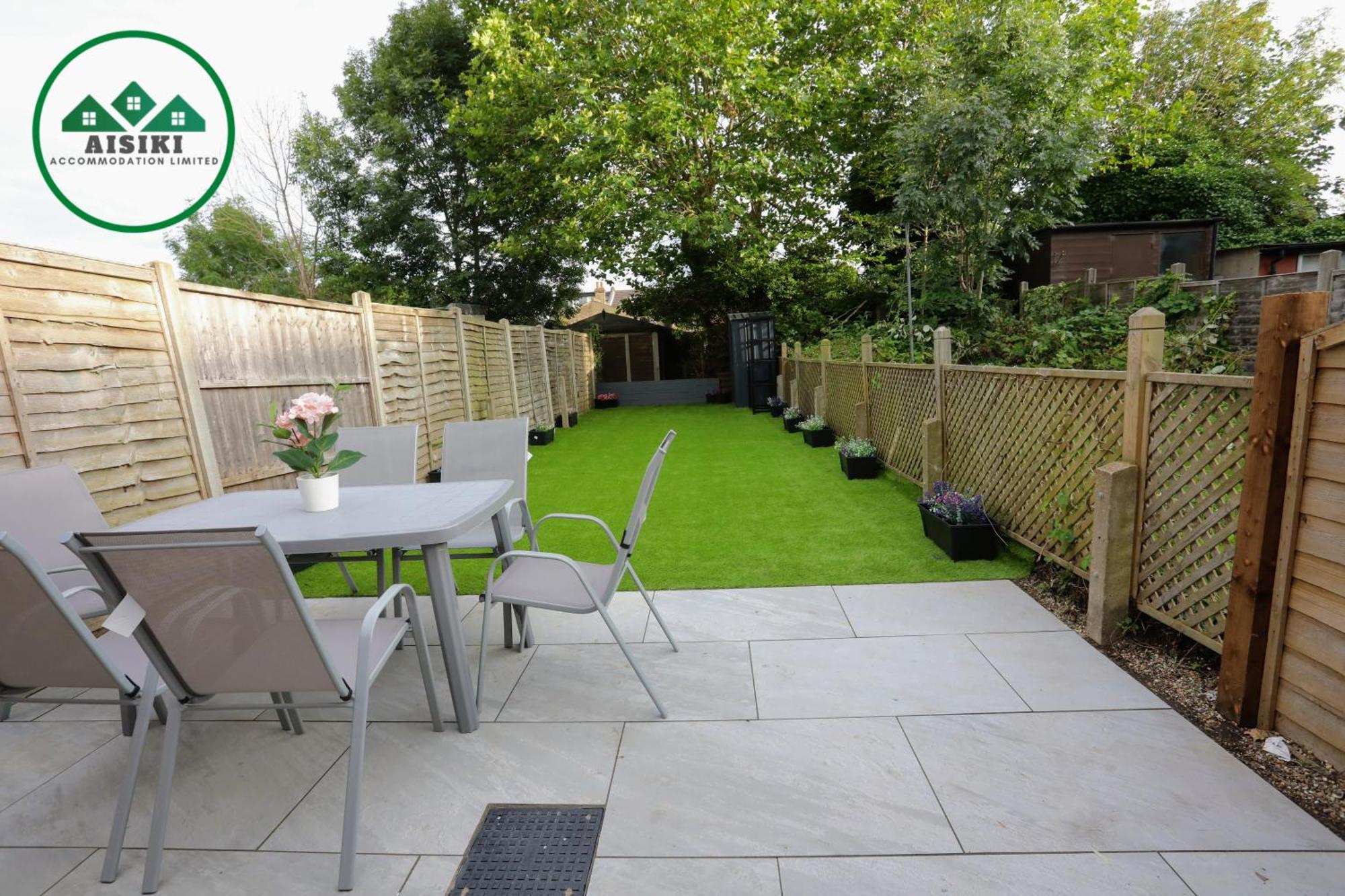 Aisiki Apartments At Stanhope Road, North Finchley, Airconditioned Multiple 2 Or 3-Bedroom, Pet-Friendly Duplex Flats, King Or Twin Beds, Airconditioned & Free Wi-Fi Экстерьер фото