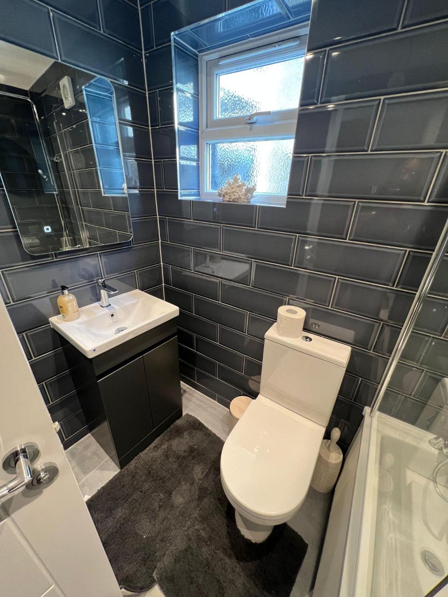 Aisiki Apartments At Stanhope Road, North Finchley, Airconditioned Multiple 2 Or 3-Bedroom, Pet-Friendly Duplex Flats, King Or Twin Beds, Airconditioned & Free Wi-Fi Экстерьер фото